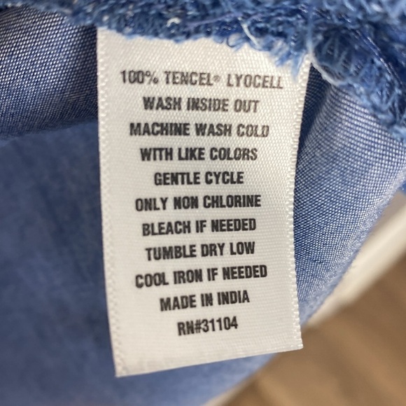 Crown & Ivy Blue Tencel Chambray Ruffle Neck Blouse Preppy Petite S - Picture 9 of 10